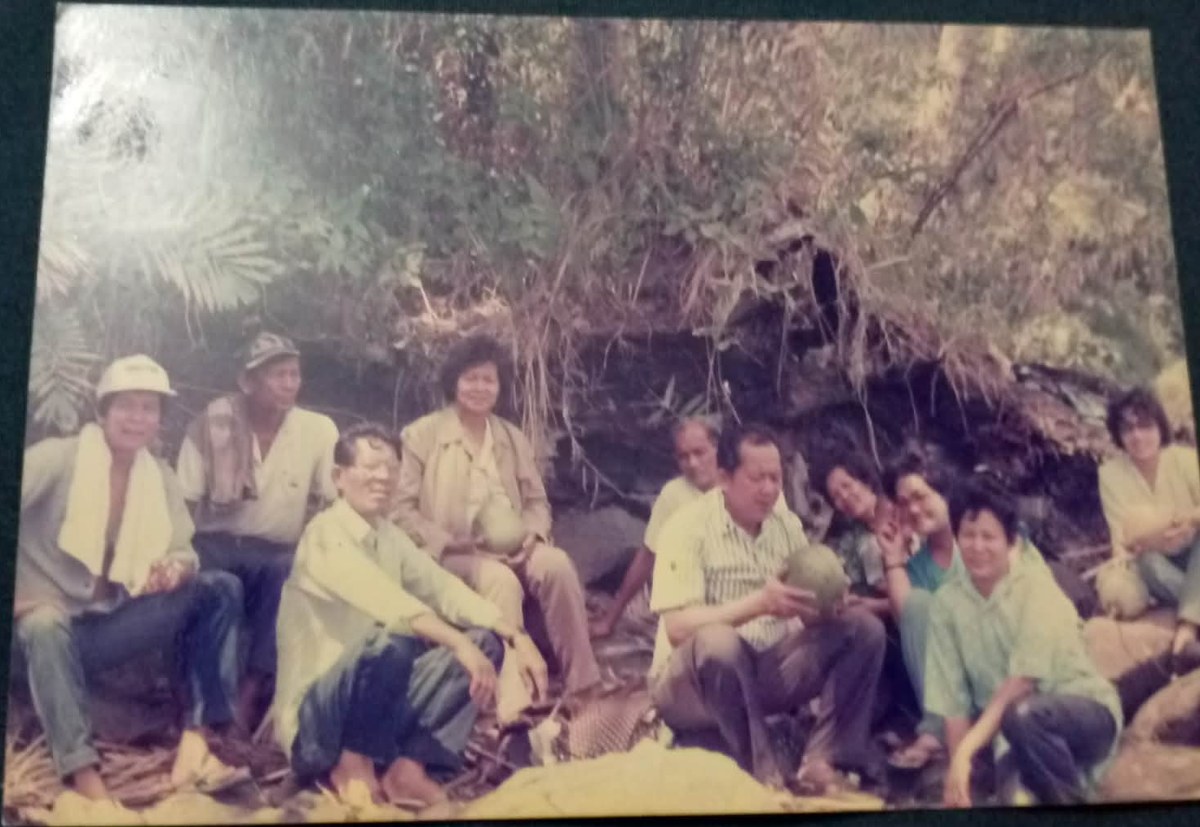 All eight Jason siblings together on Kanjinahud island
